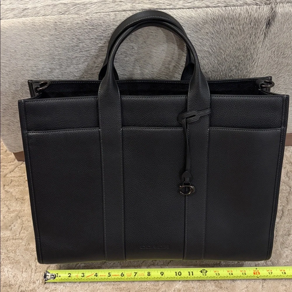 Coach Black Pebbled Leather Structured Tote / Work Bag - 2025, luxury collection - Picture 8 of 11